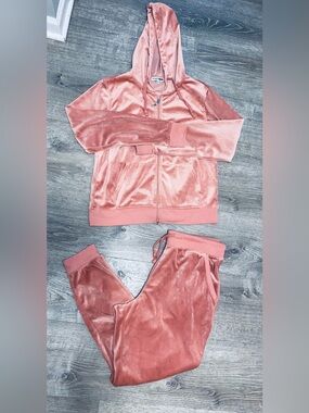 New Fashion Nova Velour Set